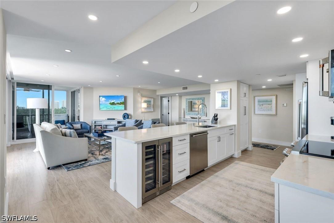 6101 Pelican Bay Blvd. #305, Naples, FL 34108