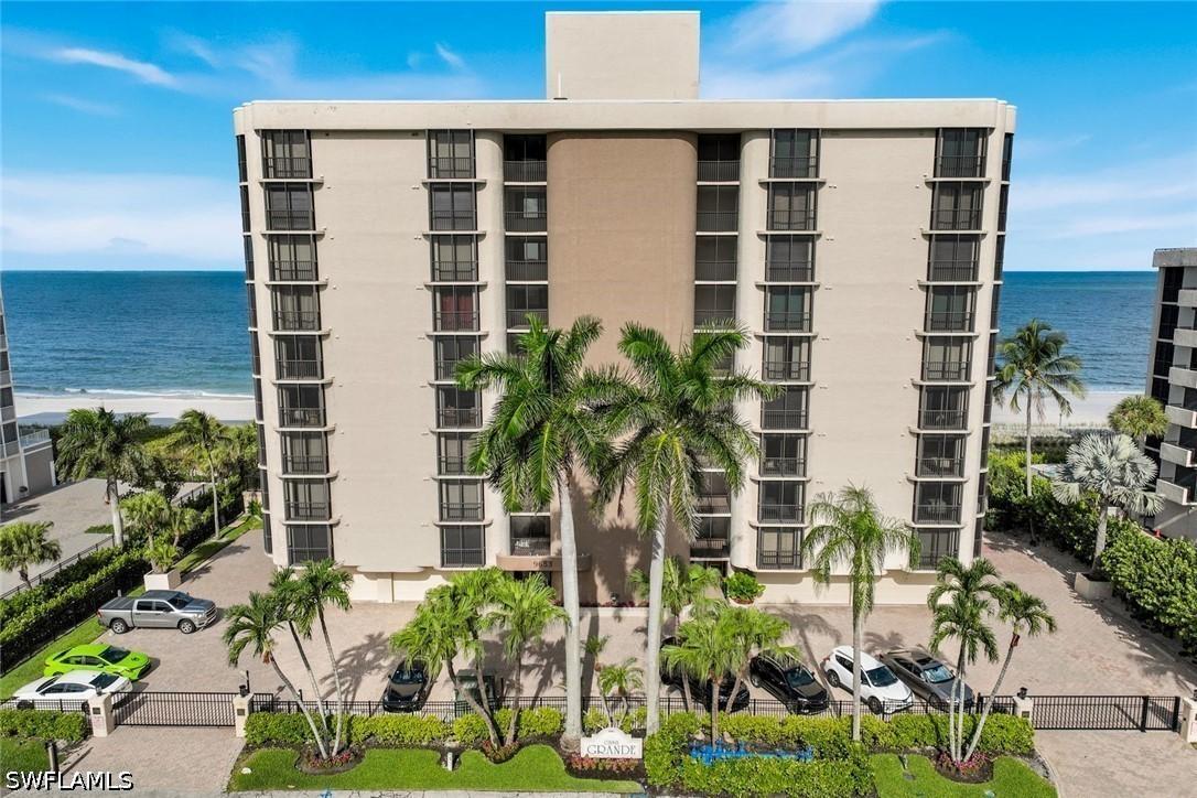 9653 Gulf Shore Dr. #303, Naples, FL 34108
