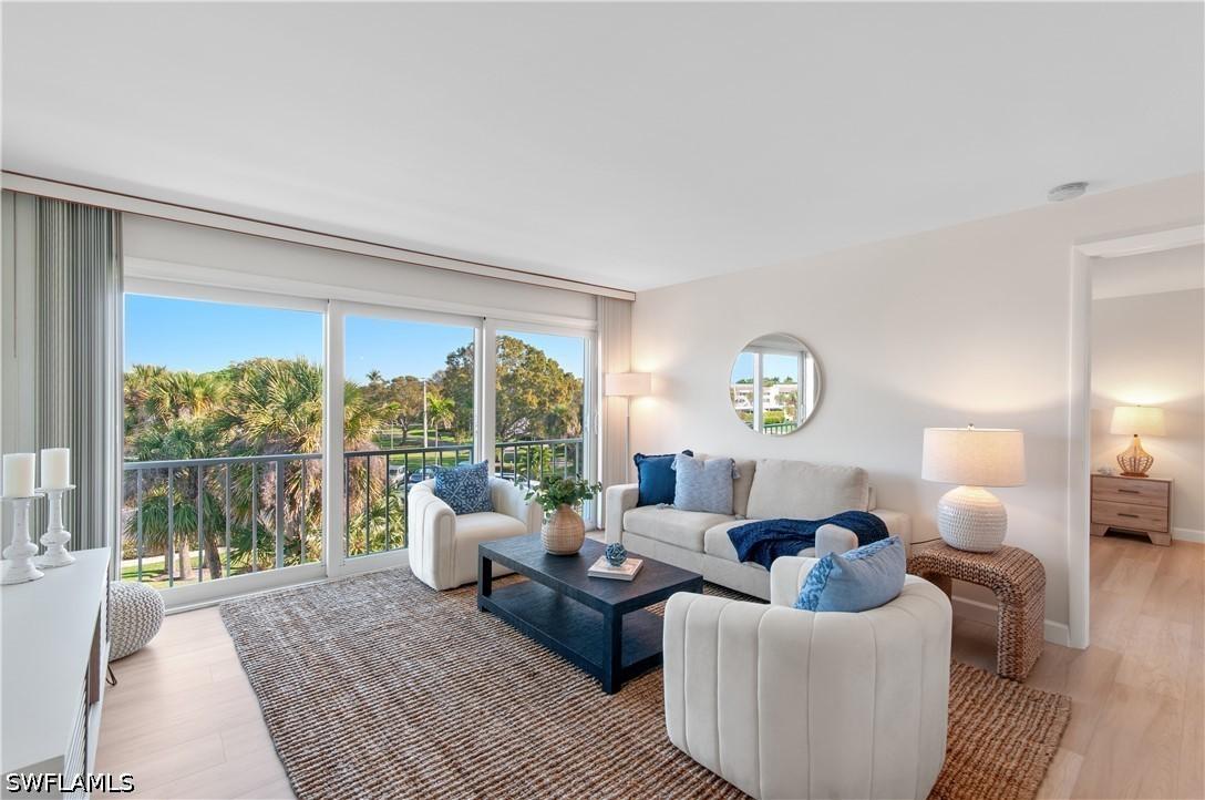 570 12th Ave., Naples, FL 34102