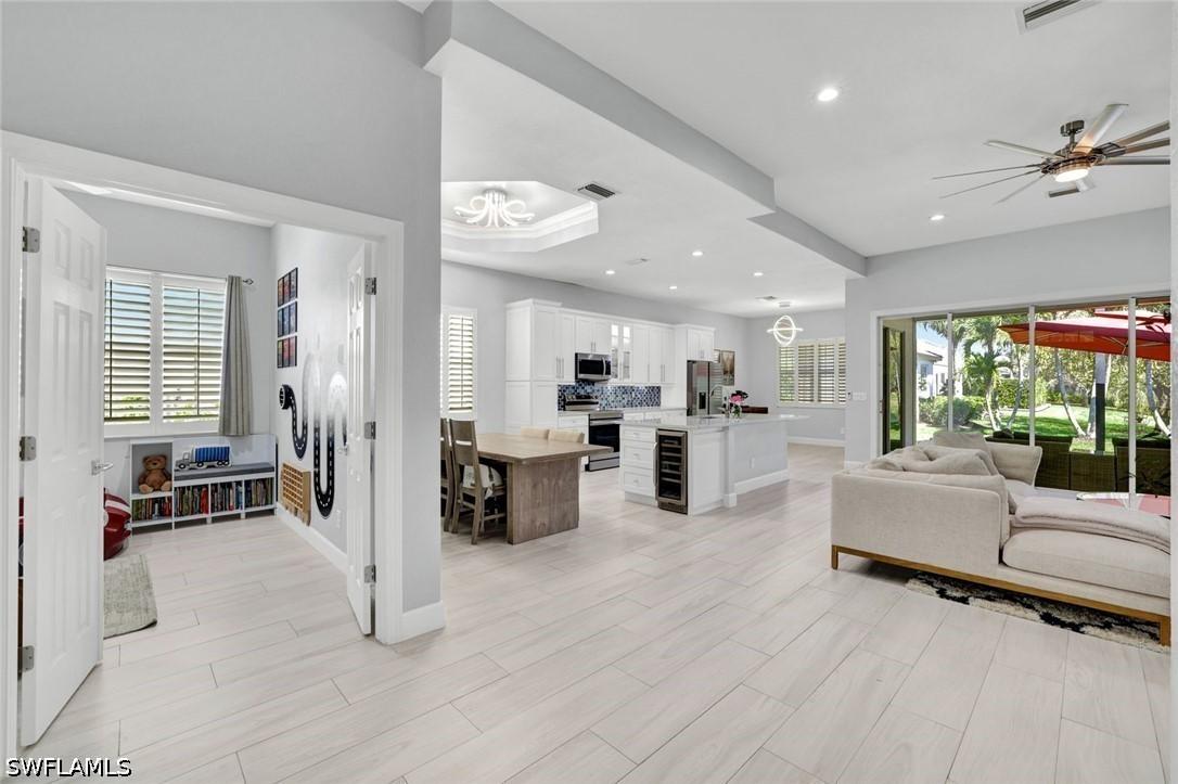 16143 Parque Ln., Naples, FL 34110