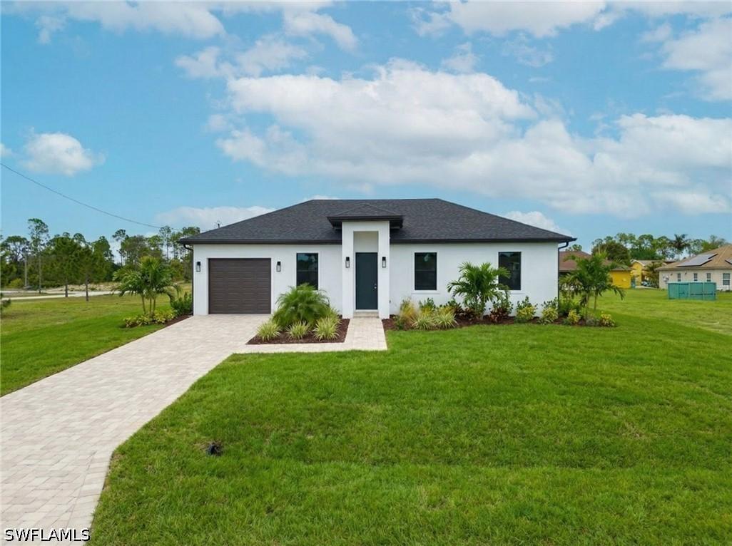 1211 Delores St., Lehigh Acres, FL 33974