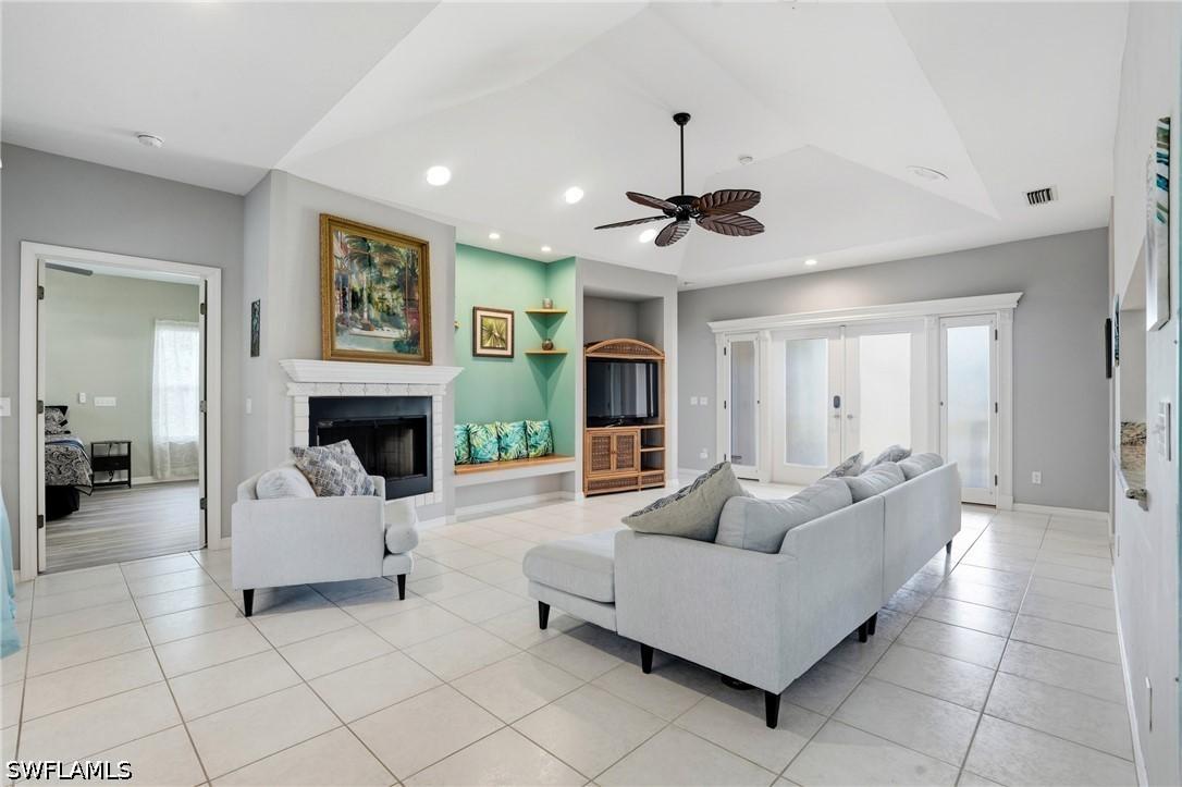 381 Worthington St., Marco Island, FL 34145