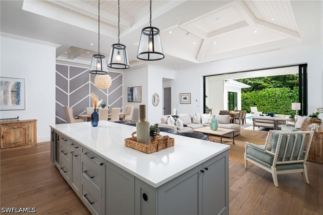 1064 13th St., Naples, FL 34102