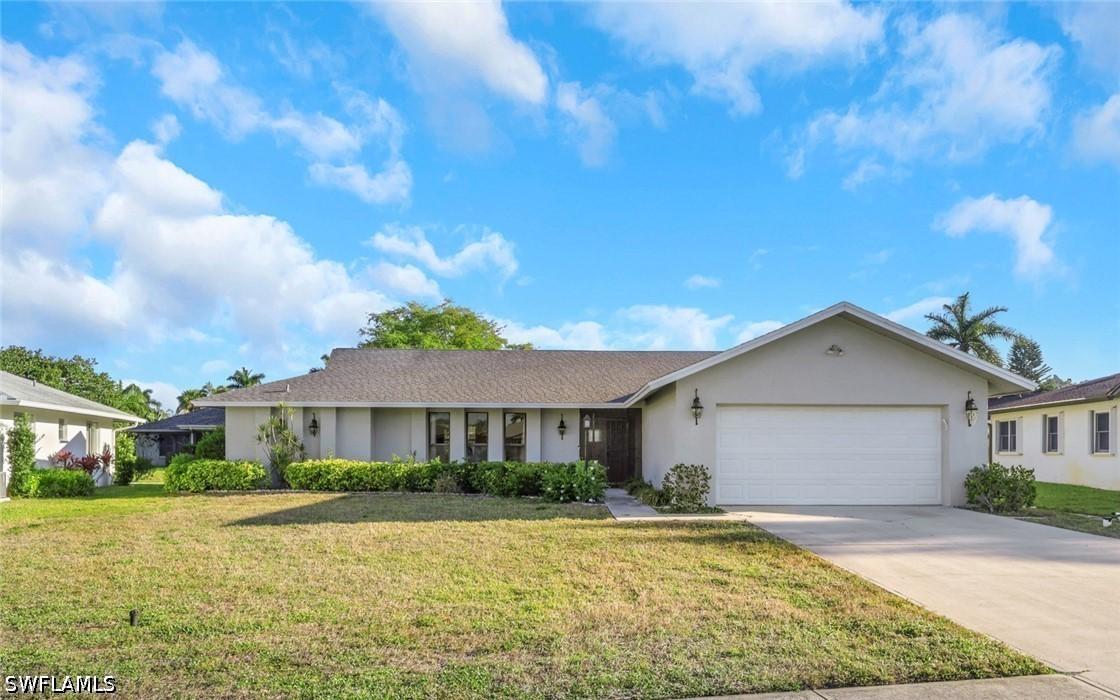 105 Montaubon Ct., Naples, FL 34112