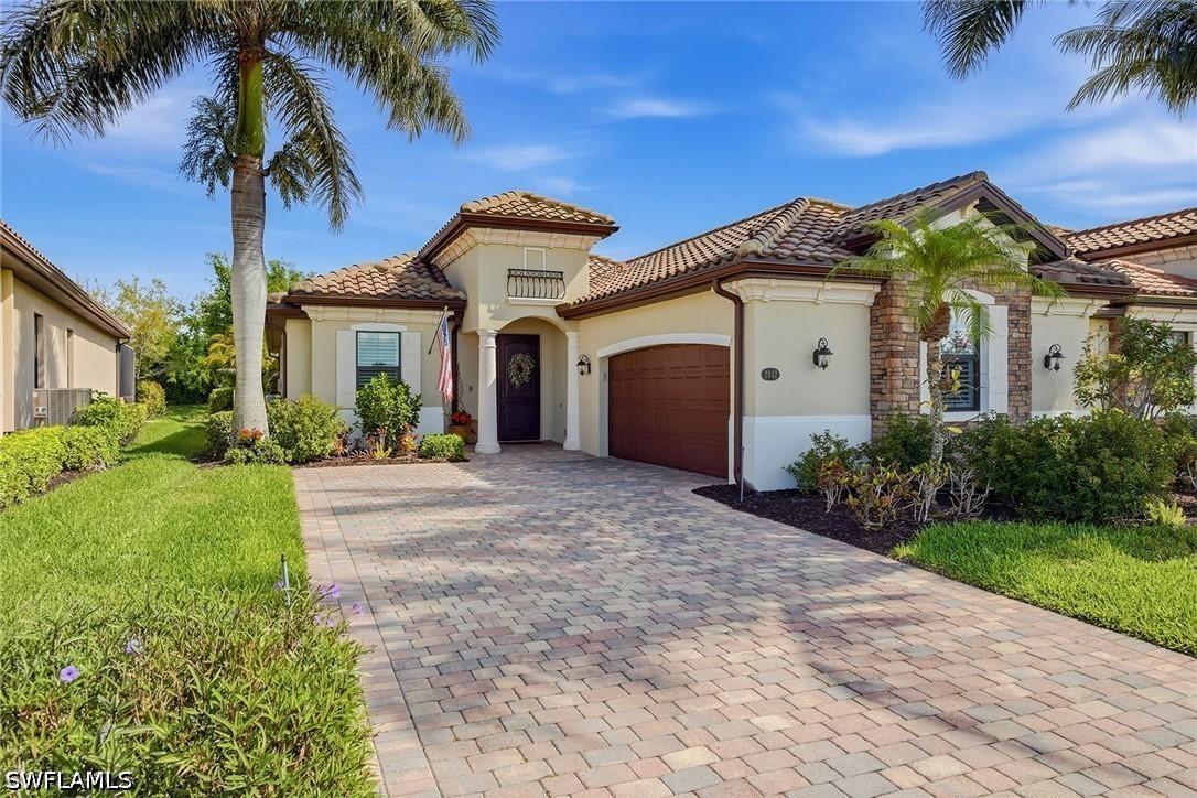 2842 Aviamar Cir., Naples, FL 34114
