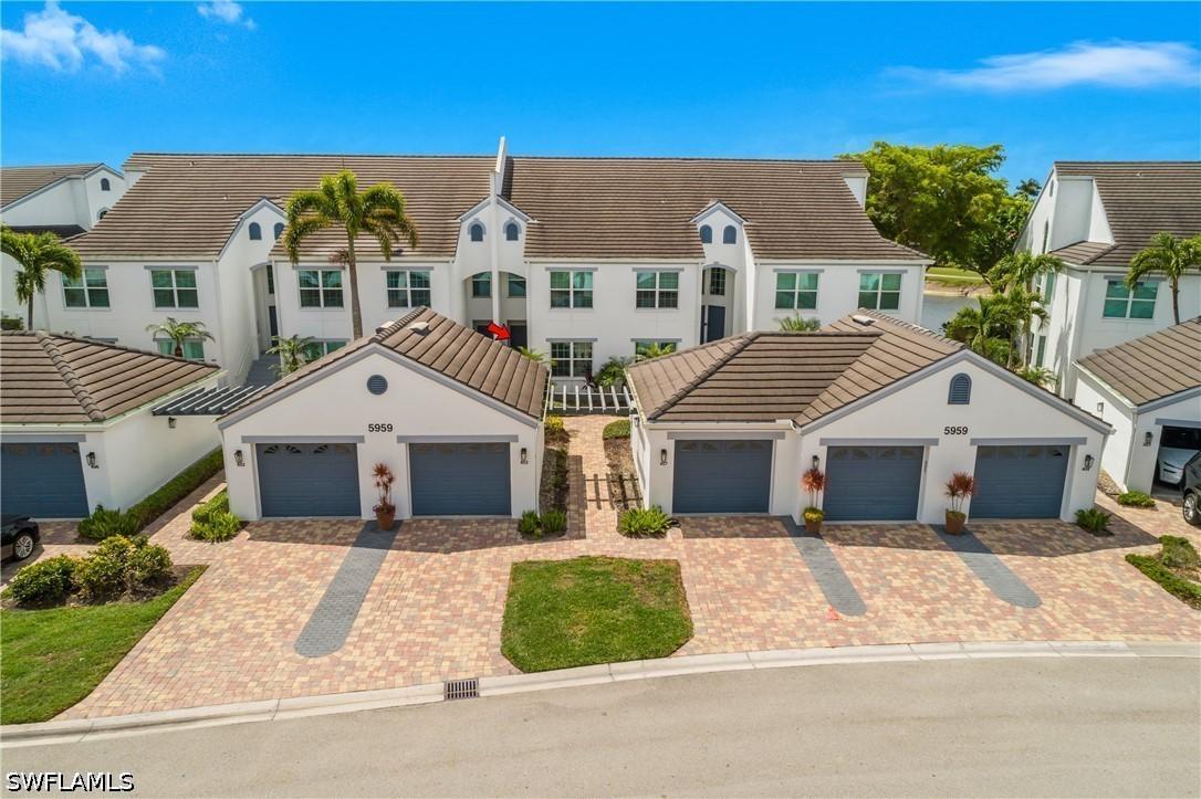 5959 Sand Wedge Ln. #403, Naples, FL