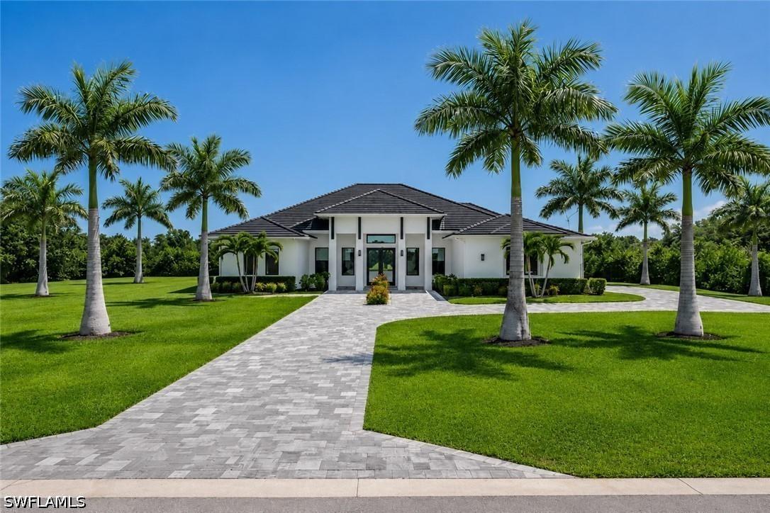 9974 Winterview Dr., Naples, FL 34109