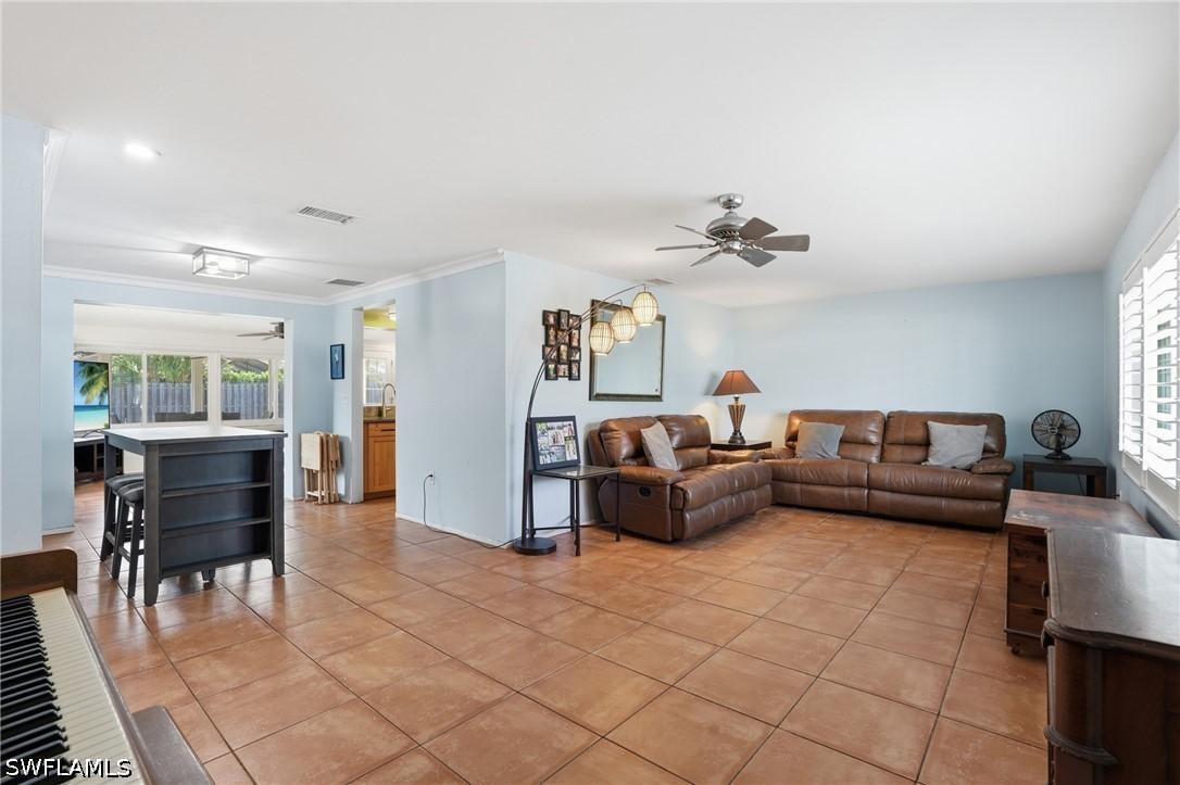 27605 Playa Del Rey Ln., Bonita Springs, FL 34135