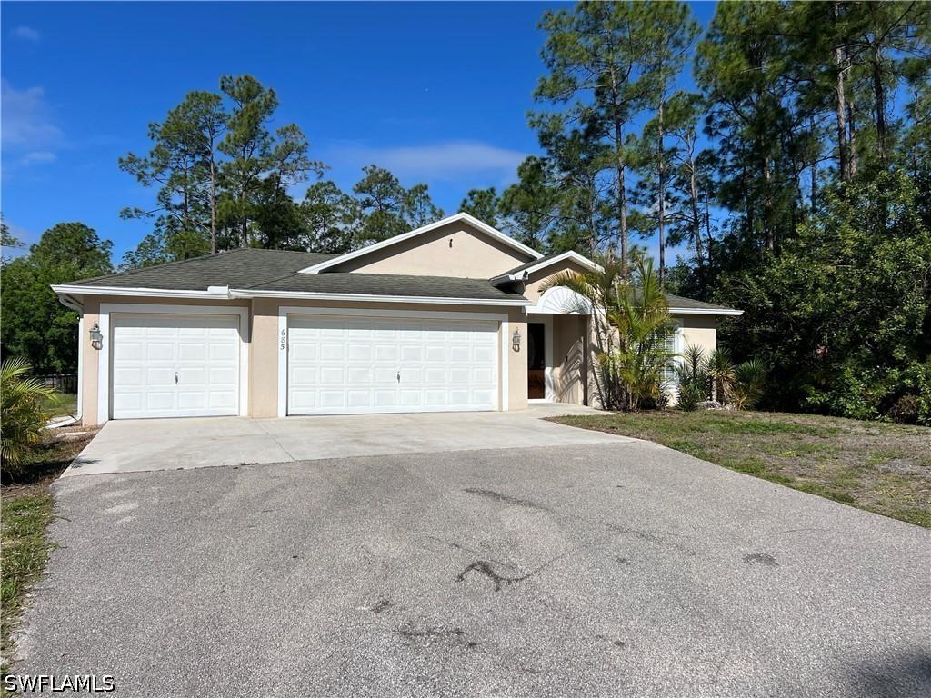 685 Desoto Blvd., Naples, FL 34120