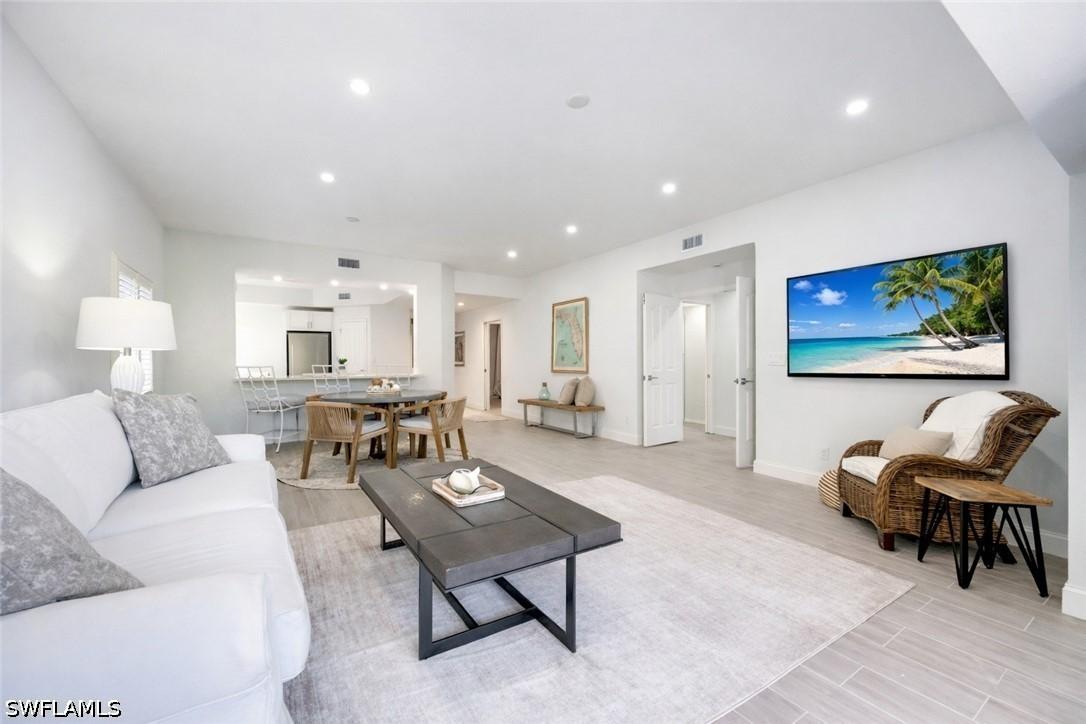 2806 Aintree Ln. #H102, Naples, FL 34112