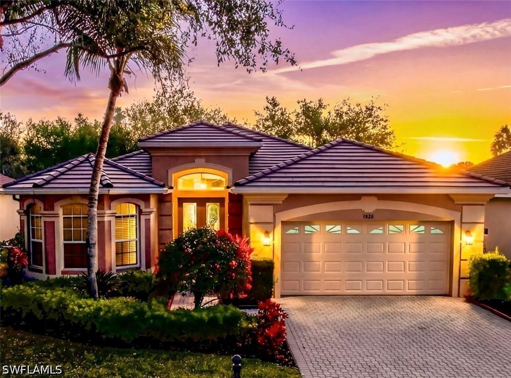 4828 Cerromar Dr., Naples, FL 34112