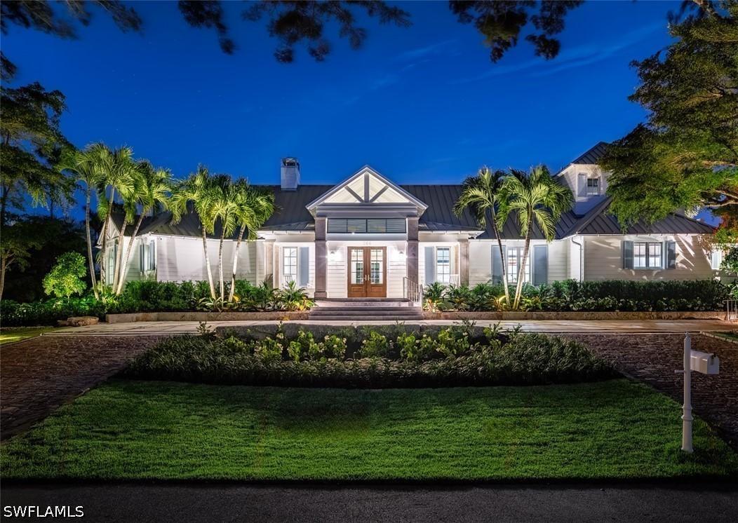 266 15th Ave., Naples, FL 34102