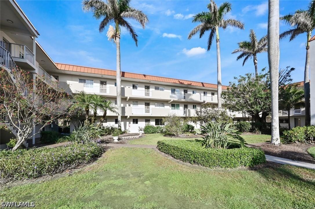 1100 Gulf Shore Blvd. #304, Naples, FL 34102