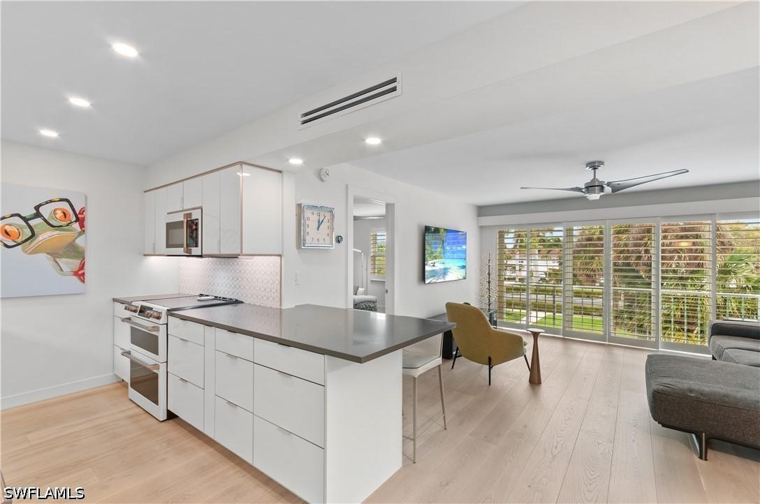 568 12th Ave., Naples, FL 34102