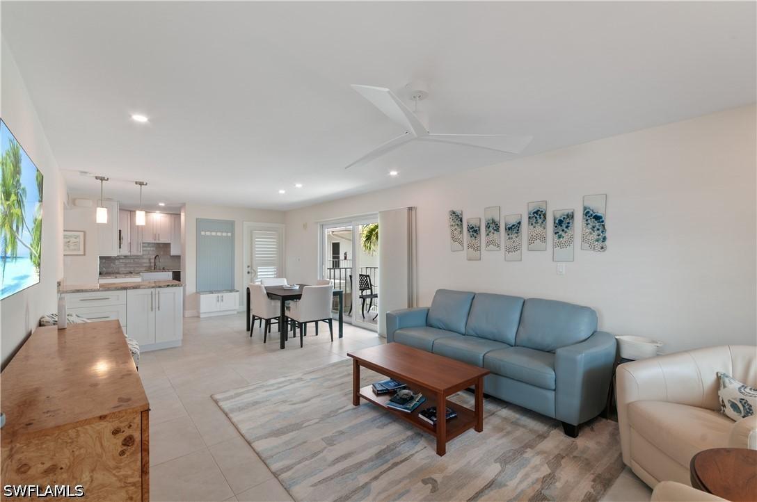 636 12th Ave., Naples, FL 34102