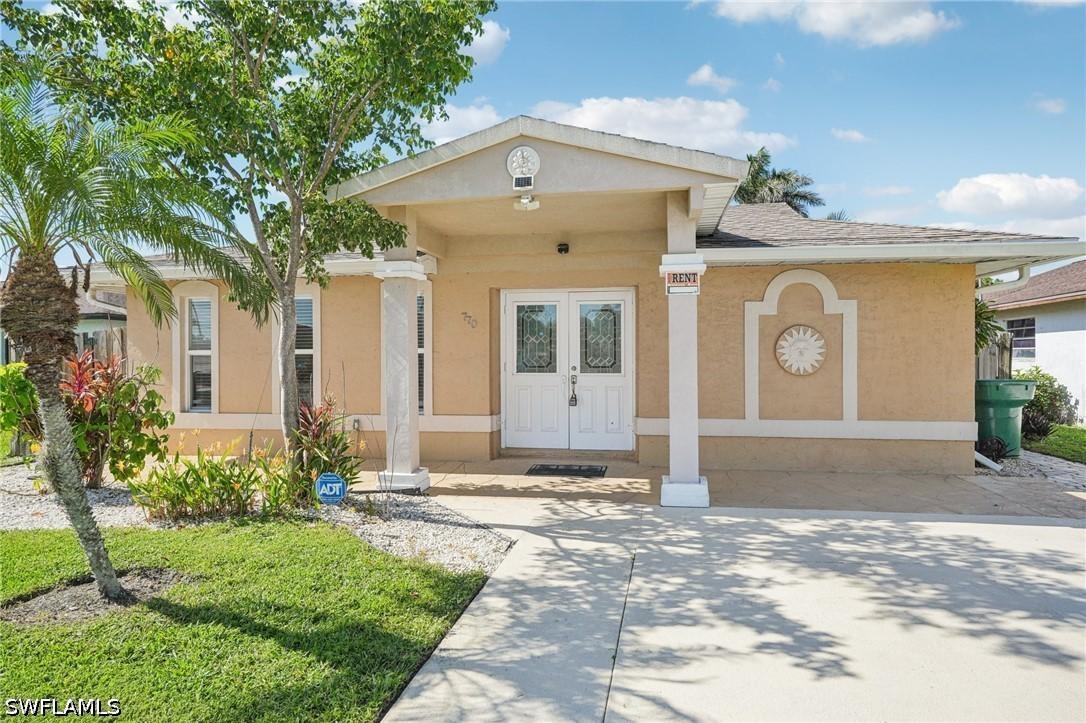 770 93rd Ave., Naples, FL 34108