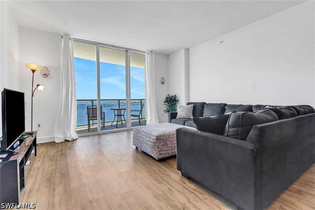 3000 Oasis Grand Blvd. #2004, Fort Myers, FL 33916