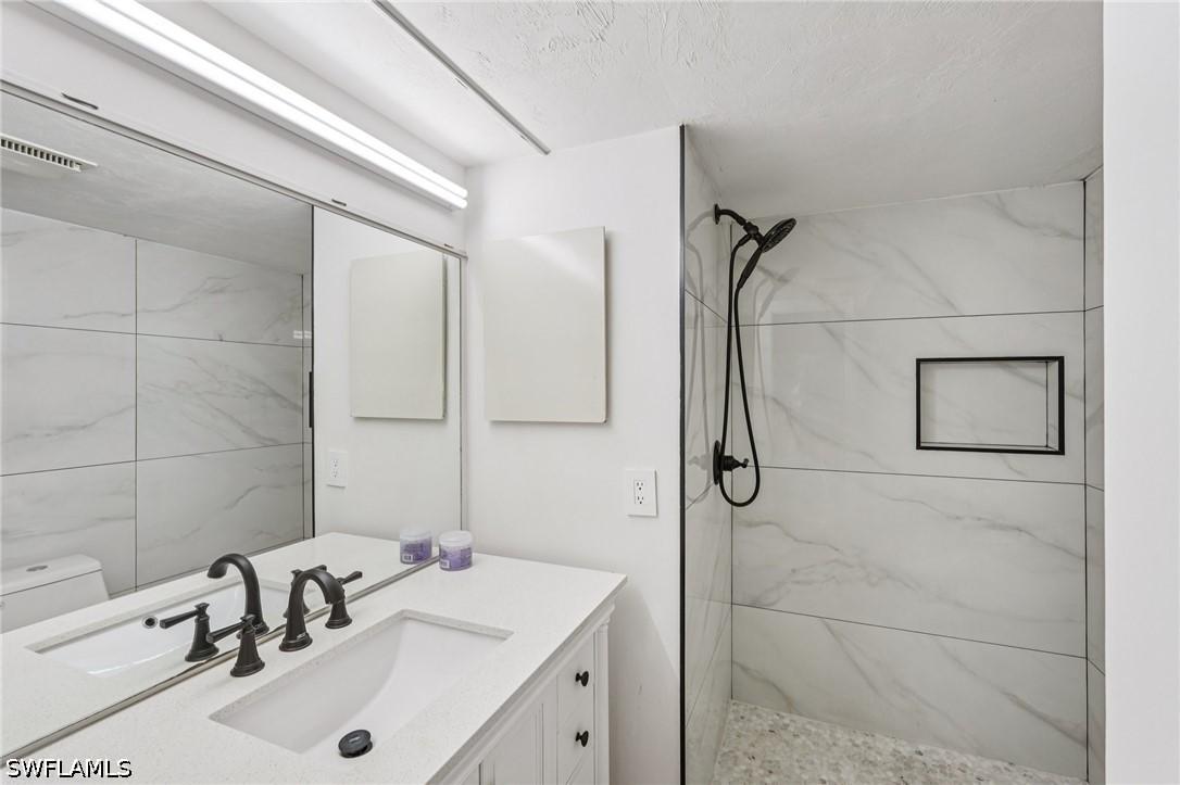 499 Forest Lakes Blvd. #305, Naples, FL 34105