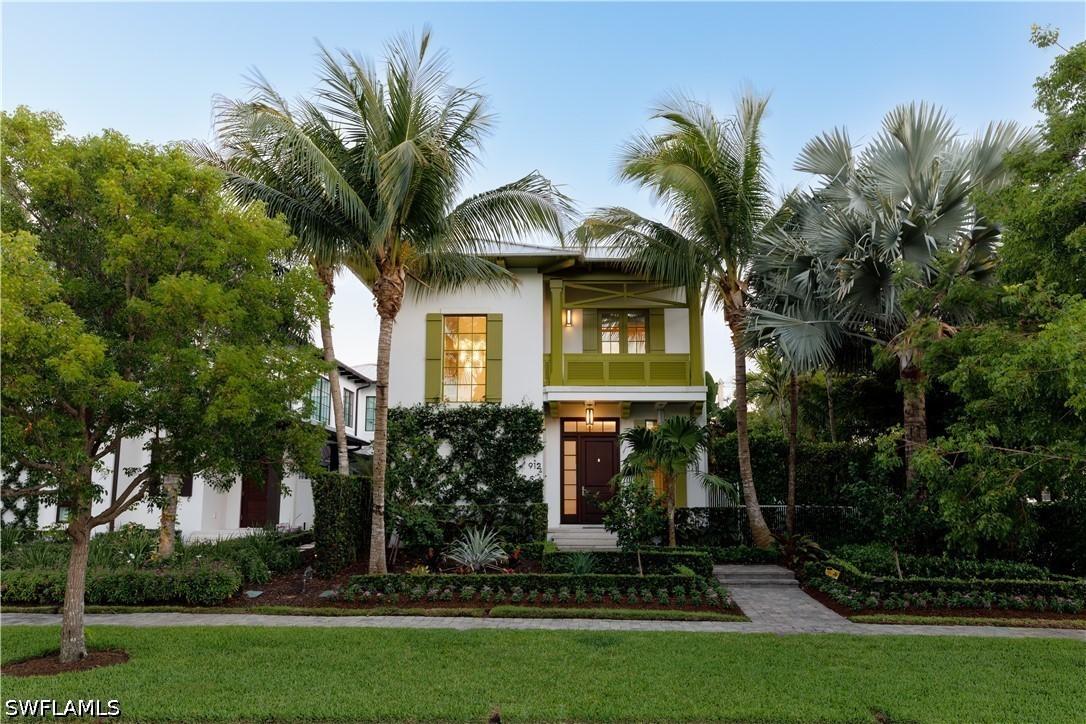 912 9th Ave., Naples, FL 34102