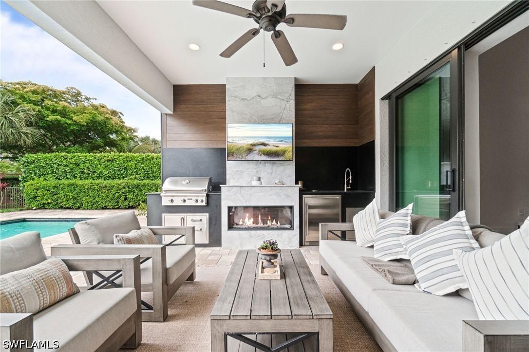 16201 Camden Lakes Cir., Naples, FL 34110