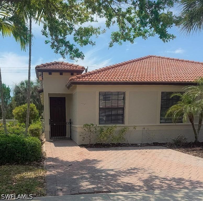 7350 Bristol Cir., Naples, FL 34120