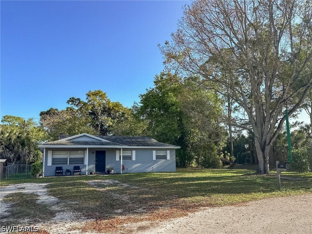 651 Pine Cone Ln., Naples, FL 34104