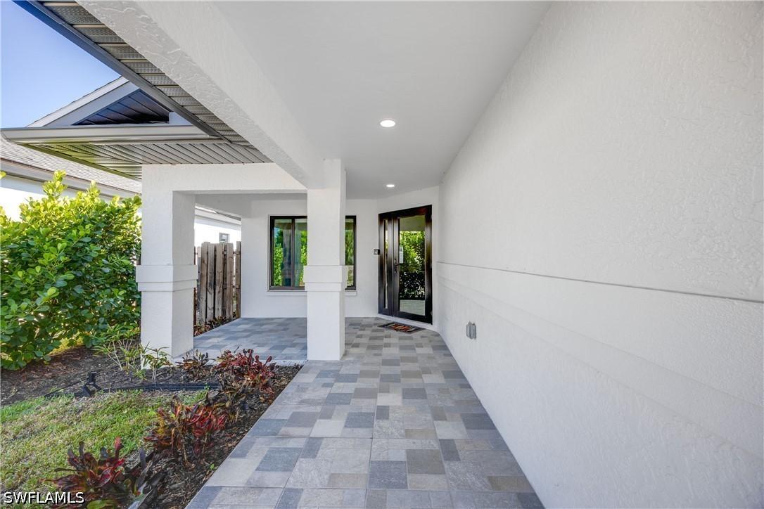 841 91st Ave., Naples, FL 34108