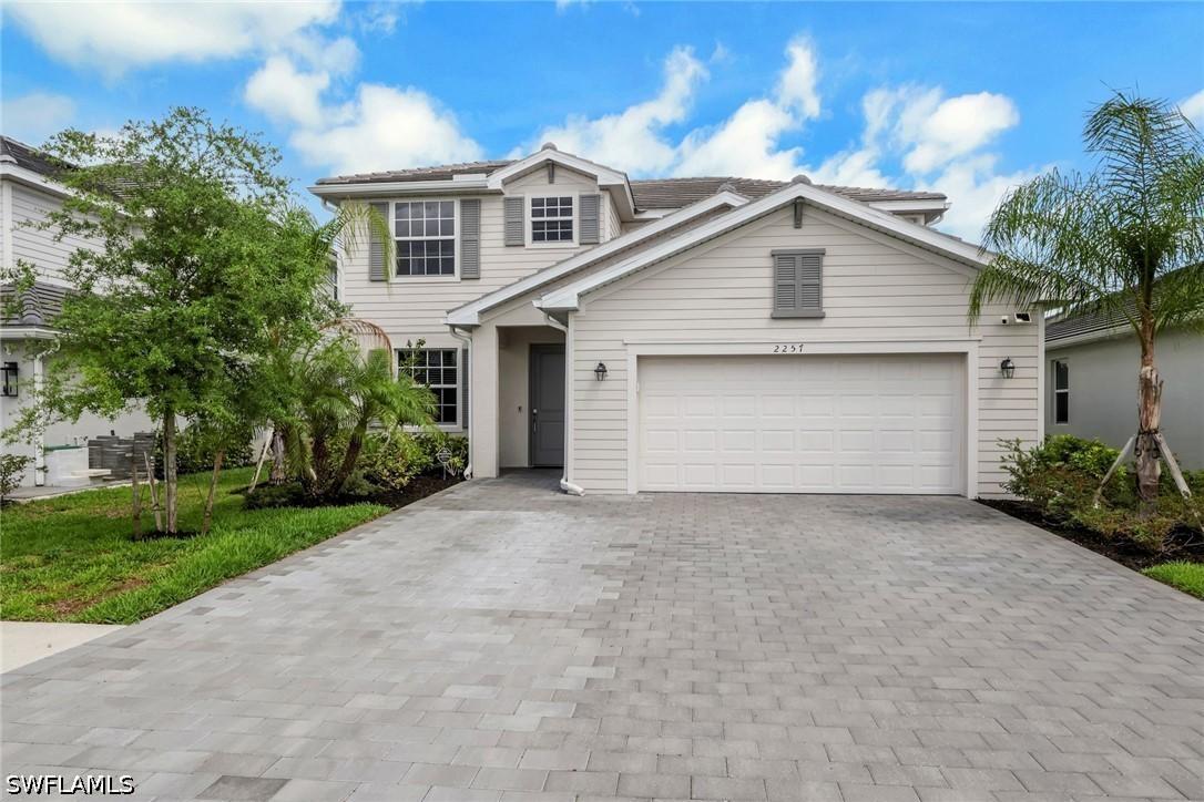 2257 Avocado Ln., Naples, FL 34120