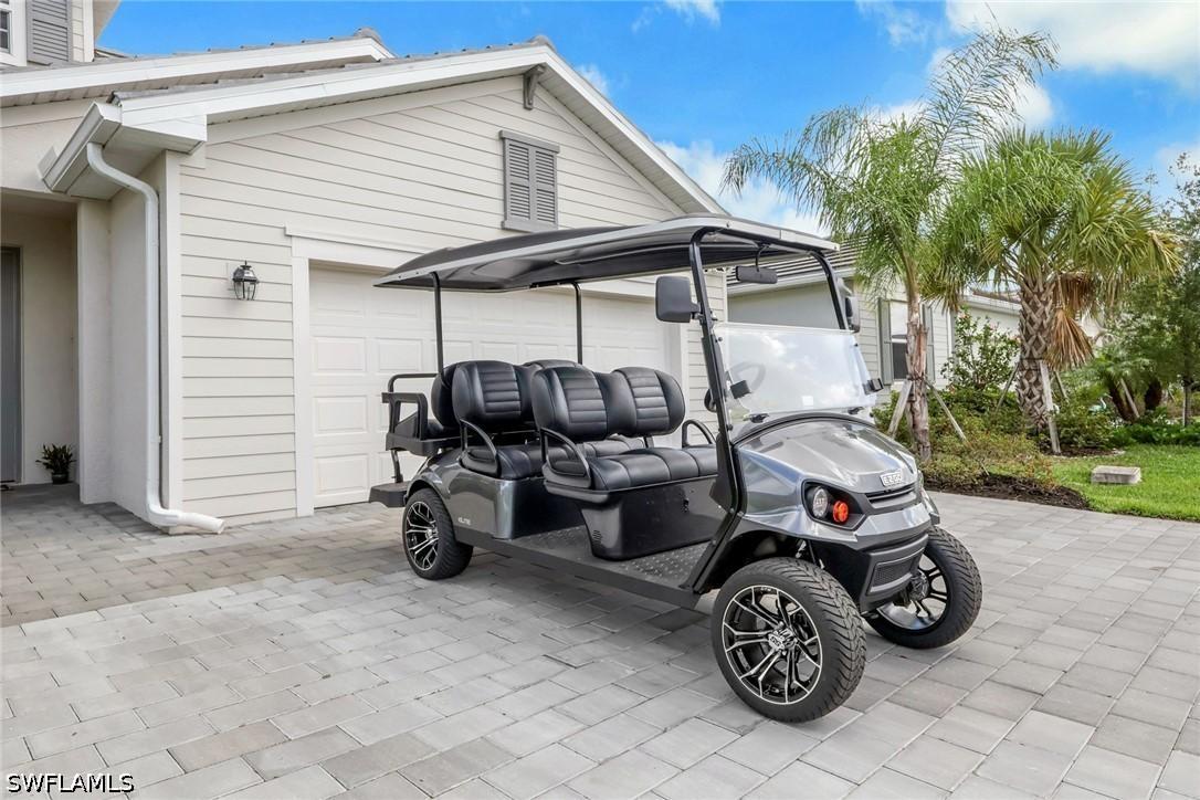 2257 Avocado Ln., Naples, FL 34120