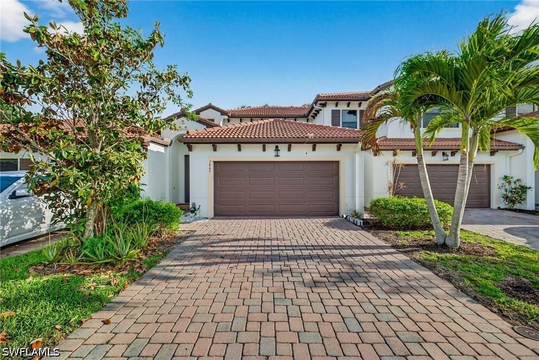 7845 Bristol Cir., Naples, FL 34120