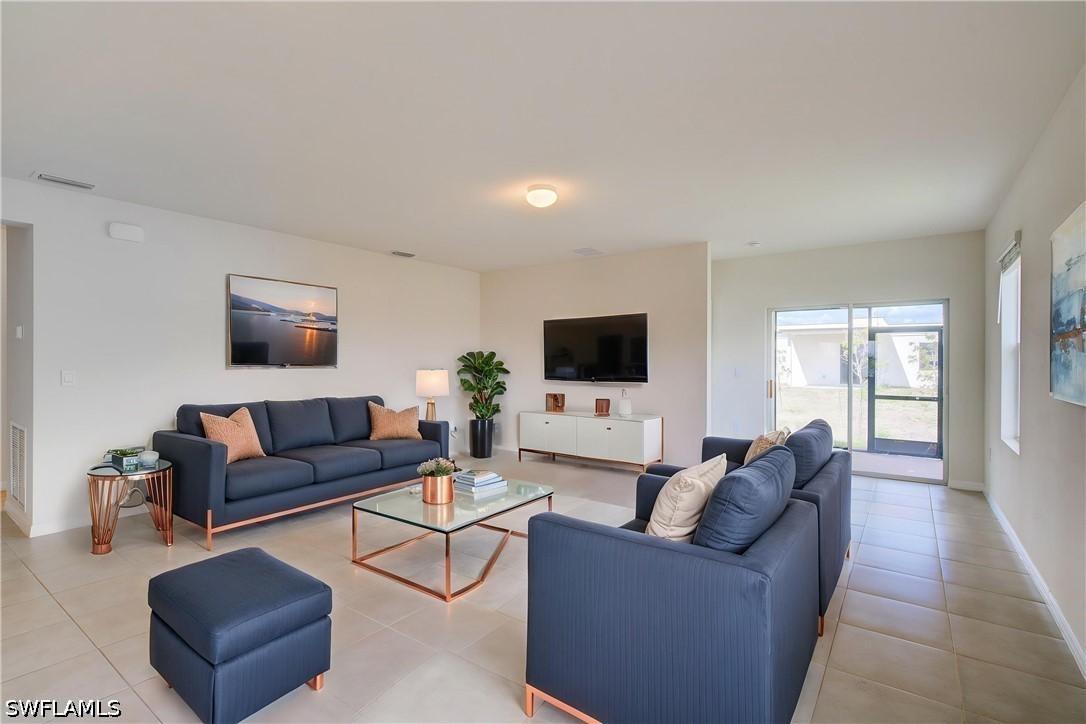 211 NE 20th St., Cape Coral, FL 33909