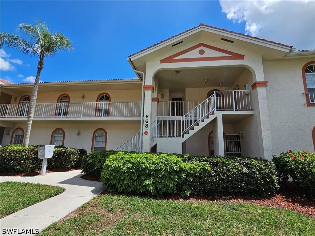 668 Mardel Ct. #807, Naples, FL 34104