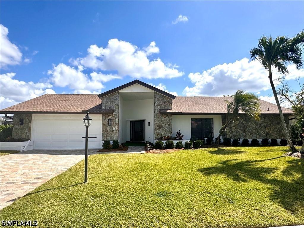 1203 Foxfire Ln., Naples, FL 34104