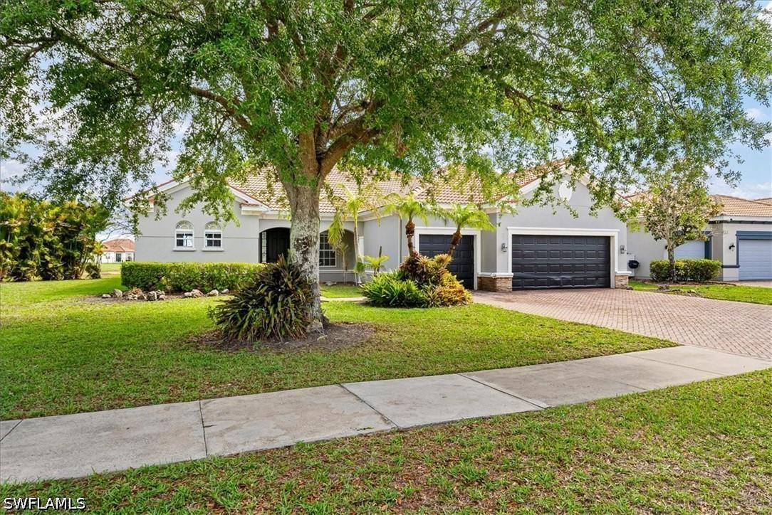 2099 Grove Dr., Naples, FL 34120