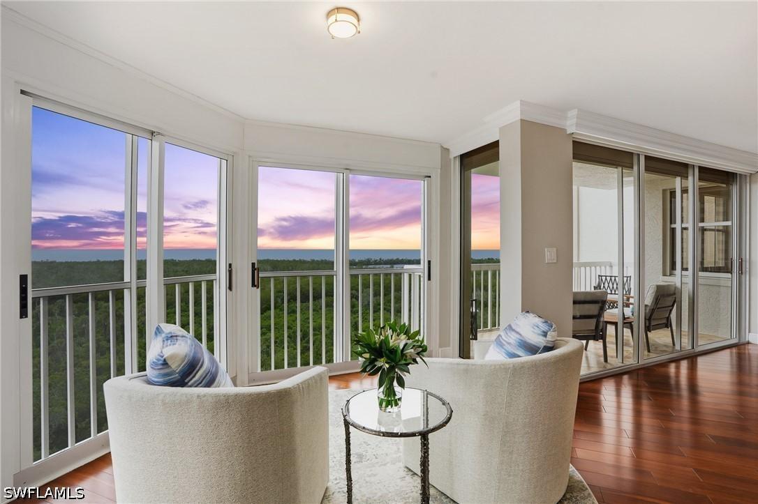 6585 Nicholas Blvd. #902, Naples, FL 34108