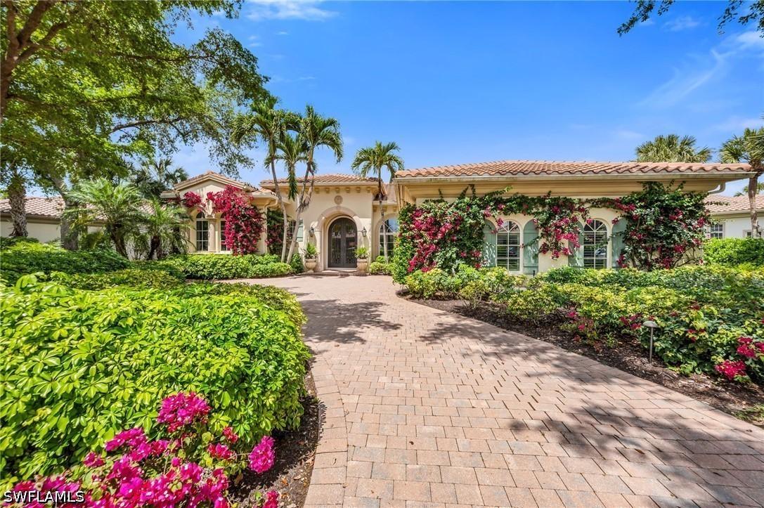 2045 Isla Vista Ln., Naples, FL 34105