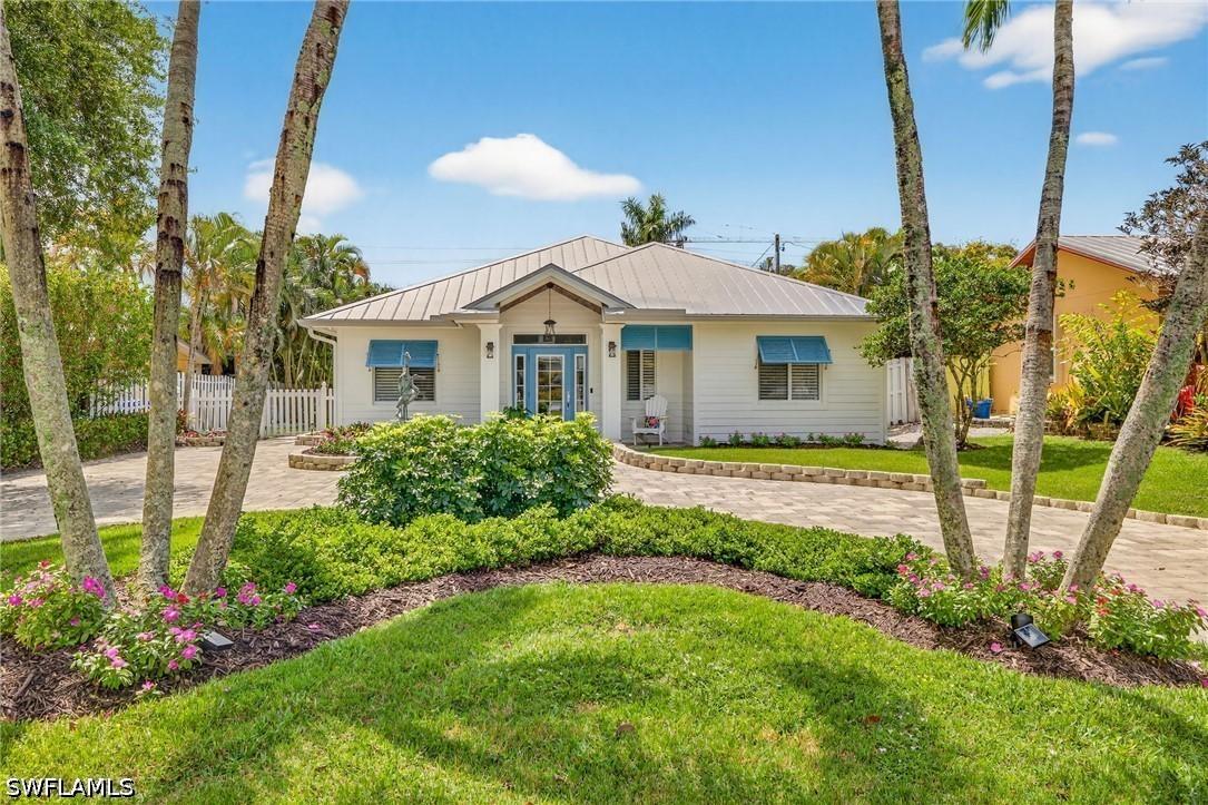740 5th Ave., Naples, FL 34102