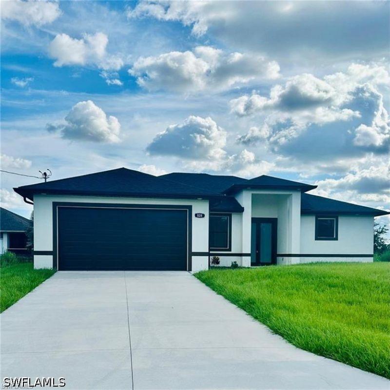 828 Portland St., Lehigh Acres, FL 33974