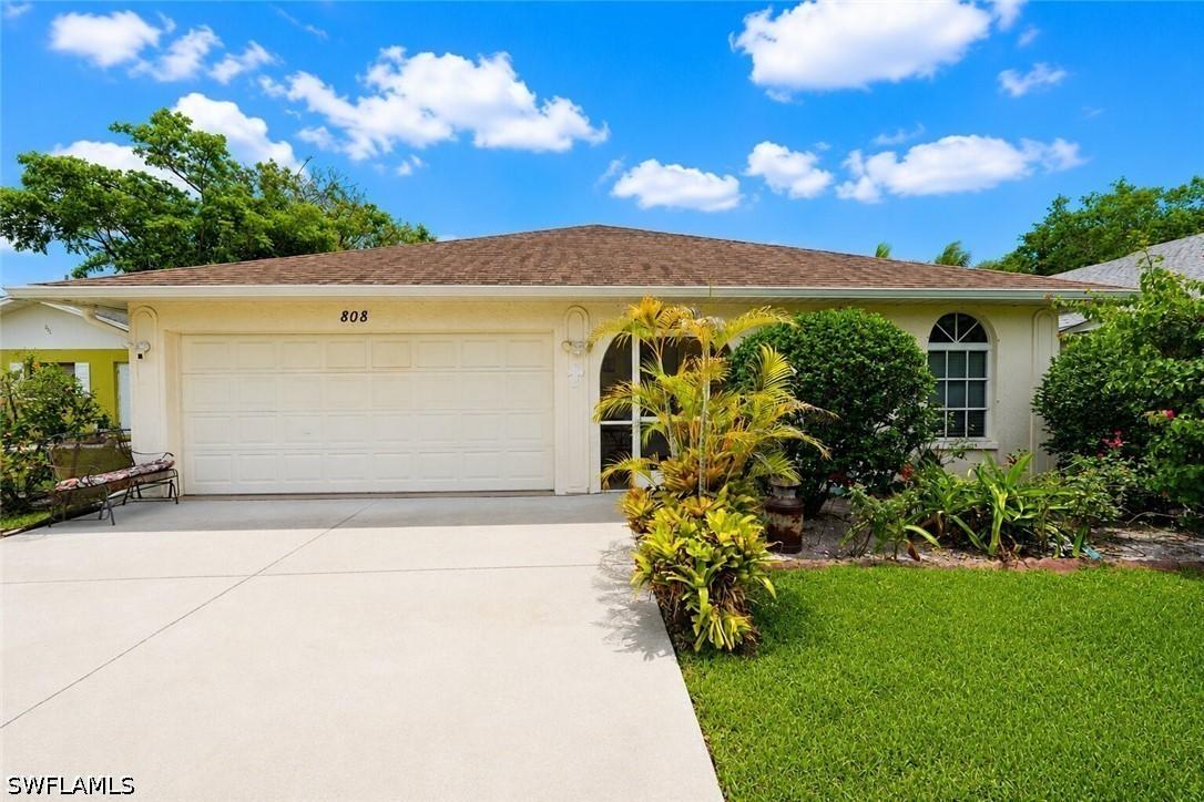 808 96th Ave., Naples, FL 34108