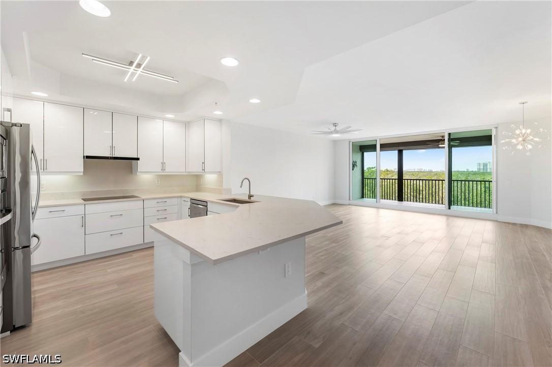 425 Cove Tower Dr. #403, Naples, FL 34110