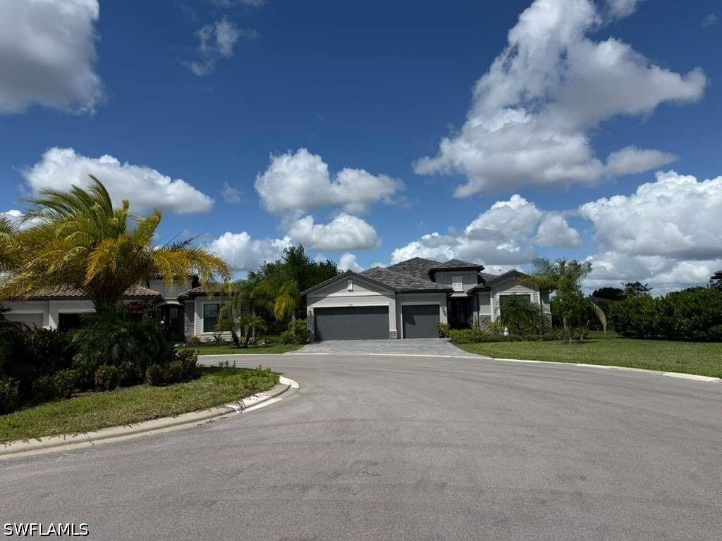 1801 Hagen Ct., Naples, FL 34120