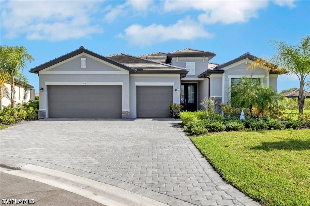 1801 Hagen Ct., Naples, FL 34120