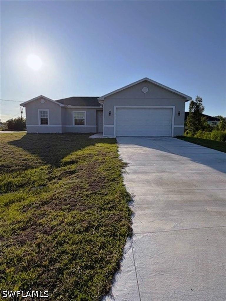 1927 Tryon Ct., Lehigh Acres, FL 33972
