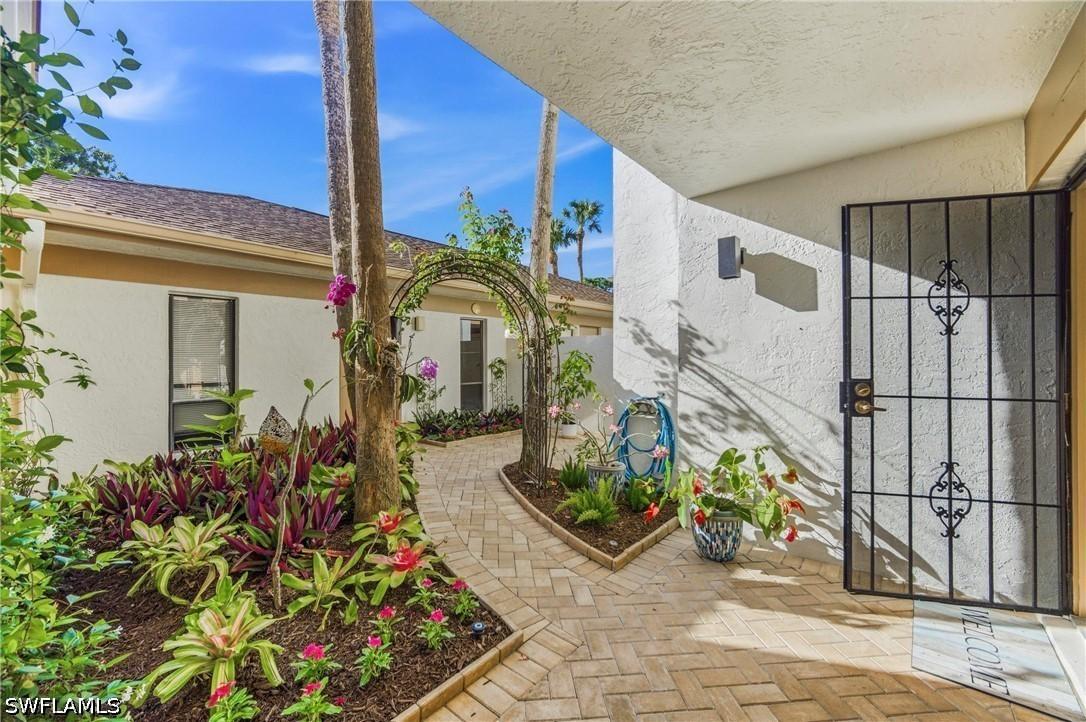 517 Lake Louise Cir. #103, Naples, FL 34110