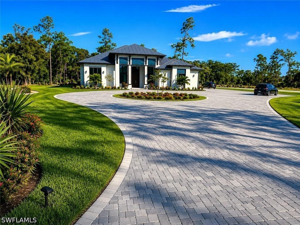 6423 Livingston Woods Ln., Naples, FL 34109