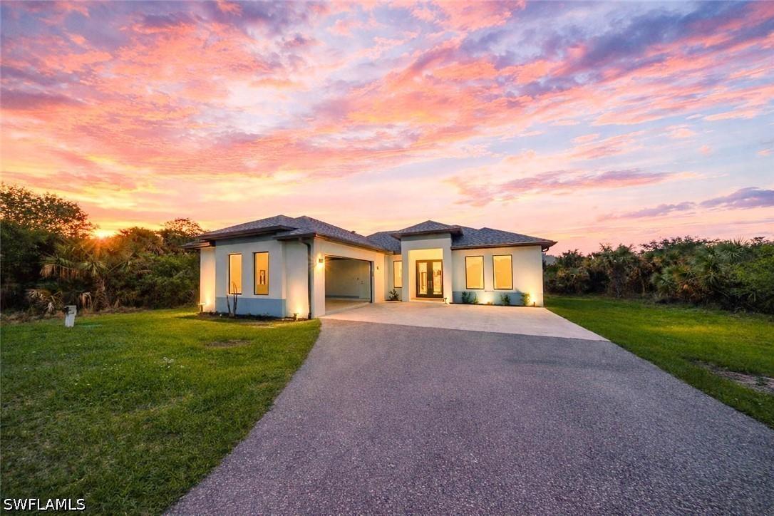 808 37th Ave., Naples, FL 34120