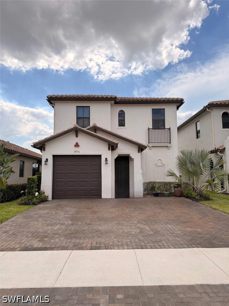 8956 Madrid Cir., Naples, FL 34104