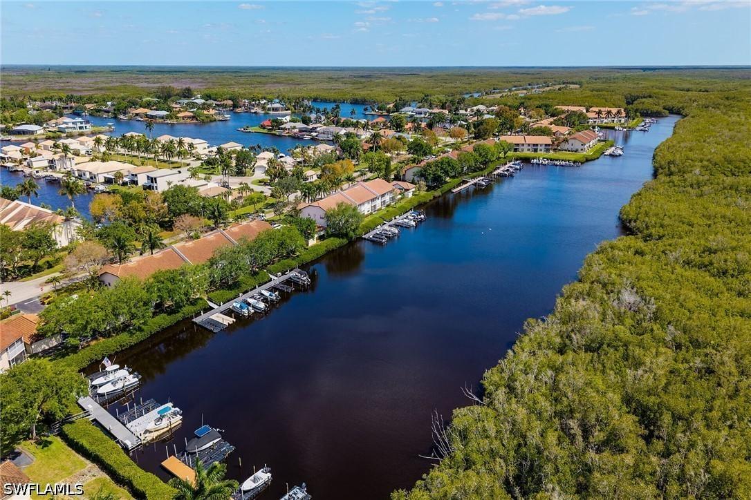 266 Newport Dr. #305, Naples, FL 34114