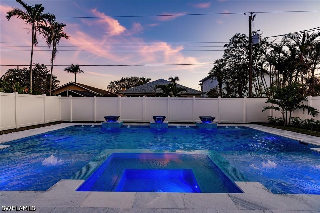 668 104th Ave., Naples, FL 34108