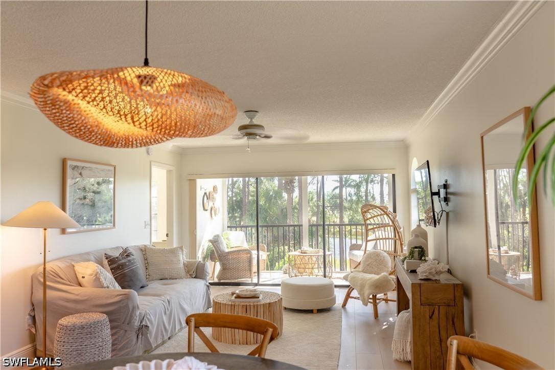 265 Deerwood Cir. #10, Naples, FL 34113